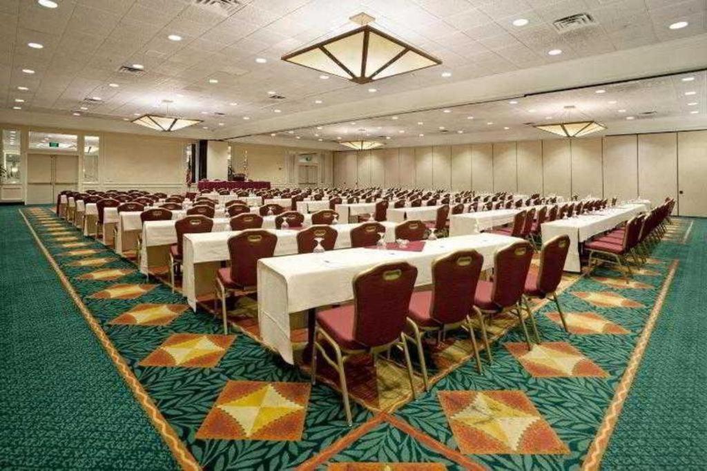 Radisson - 3* Austin